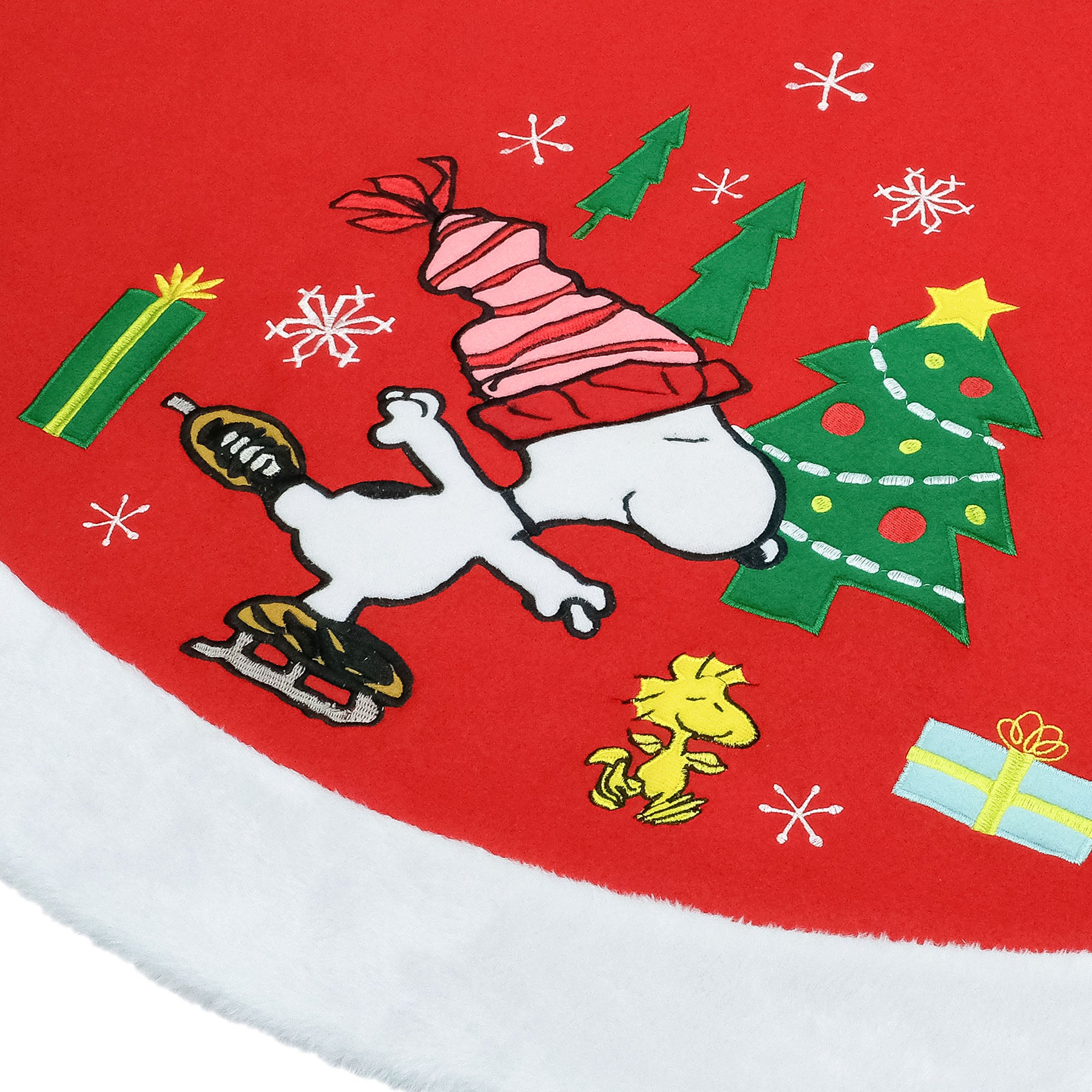 Peanuts 48" Embroidered Applique Tree Skirt