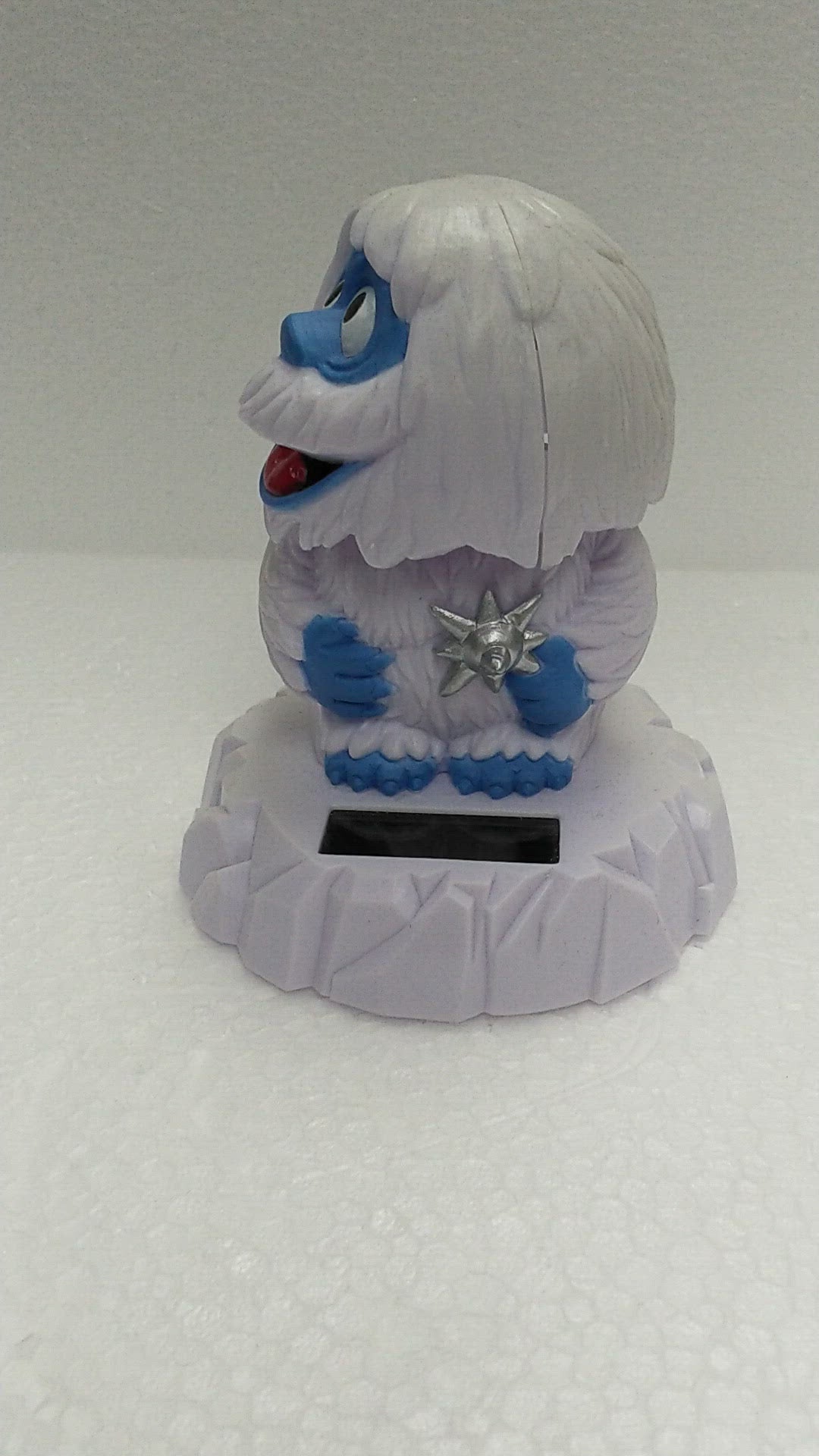 
                  
                    Load and play video in Gallery viewer, Bumble Solar Bobble
                  
                